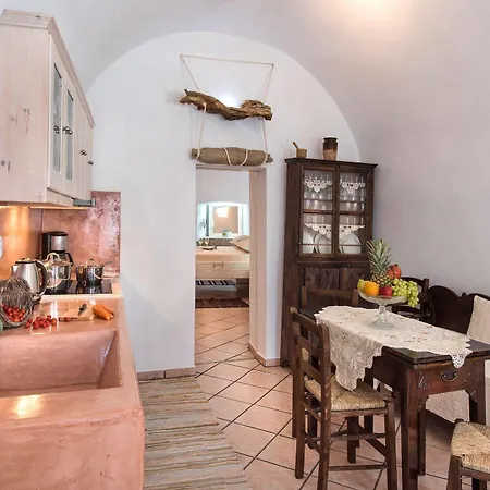 Apartamento Kokos Traditional Emporio (Santorini)